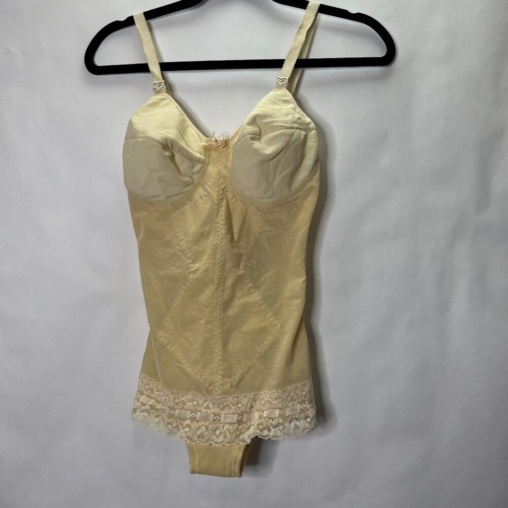 Vintage Mini-Doll Lady Marlene 34C 50's Girdle Shapewear lace detail